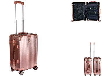 Чемодан пластиковый 22 