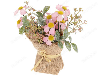 Декоративный букет хризантем с зеленью в мешочке, 16см, цвет - розовый