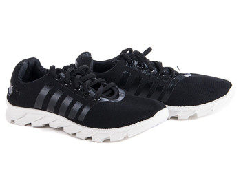 Кроссовки женские/подростковые черные, литая подошва (37 размер, маломерят)