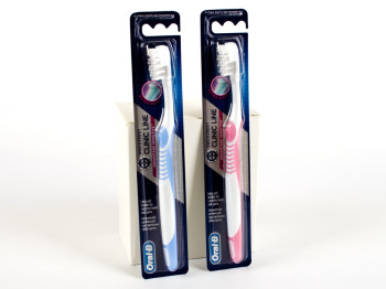 Зубна щітка Oral B "Advantage Sens" м'яка 1шт