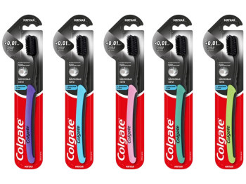 Зубна щітка Colgate Slim Soft Charcoal, м’яка, шовкові нитки, з вугіллям (ціна за 1шт)
