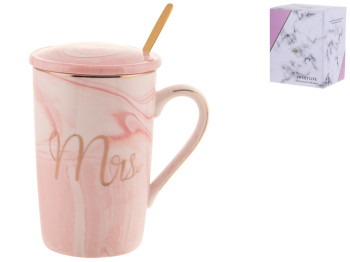 Чашка Mrs, с крышкой и золотой ложкой, 420мл, цвет - розовый мрамор с золотой надписью