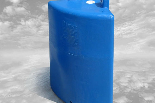 Емкость угловая настенная ODA - 80 л c креплением