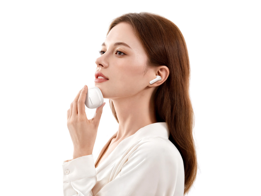 Беспроводные наушники Hoco EQ33 Bluetooth 5.4 TWS, сенсор, кейс 300mAh, Type-C, белые