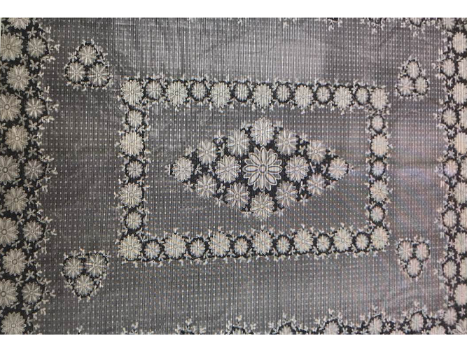 Клейонка вінілова ажурна відривна з сріблом "Lace" 1.37x1.80м 10шт / рул (ціна за рулон)