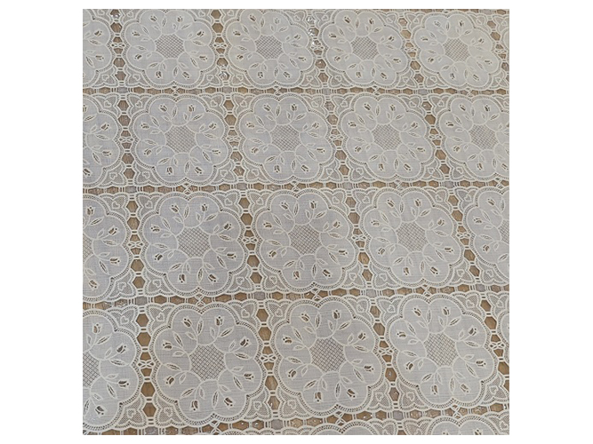 Клейонка ПВХ LACE, біла, 1,37x20м (ціна за рулон)