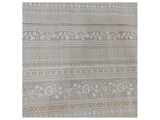 Клейонка ПВХ LACE, бежева, 1,37x20м (ціна за рулон)