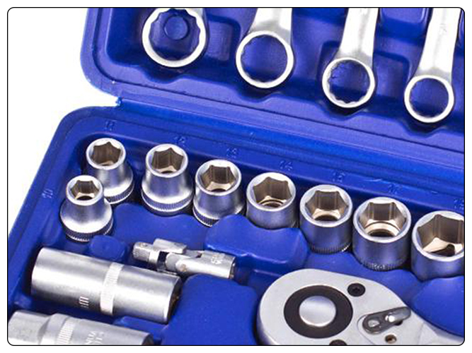 Универсальный набор инструмента Werker UN-1077П 1/4", 1/2" 77 предметов 6 граней
